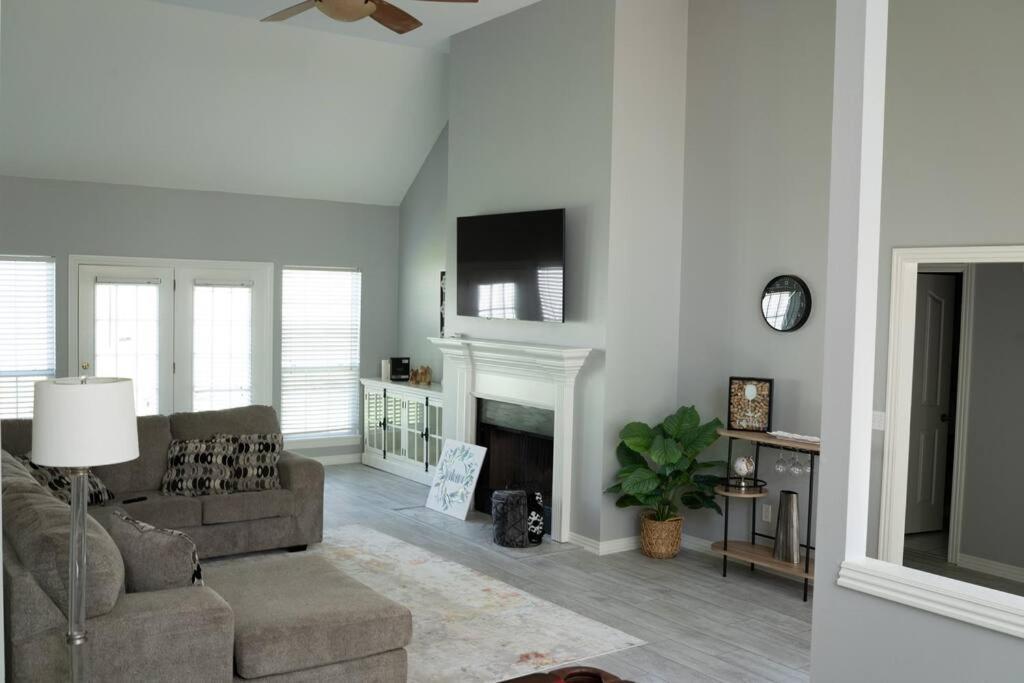 Willa Walking Distance To Coler Mtn Bike - 3Br 2Ba Bentonville Zewnętrze zdjęcie