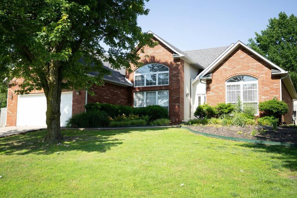 Willa Walking Distance To Coler Mtn Bike - 3Br 2Ba Bentonville Zewnętrze zdjęcie